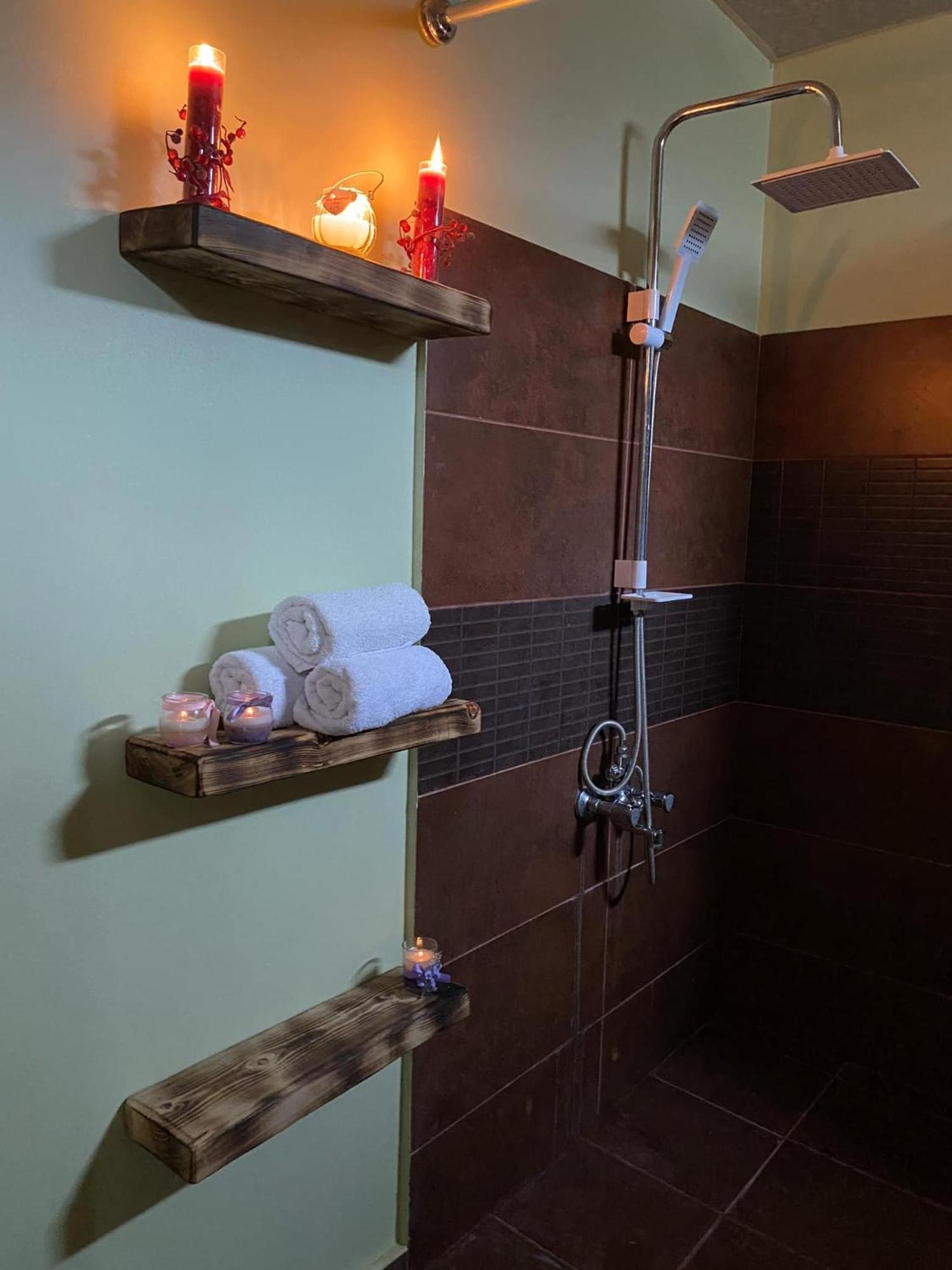 Relax Station Hotel Kutaisi Exterior photo